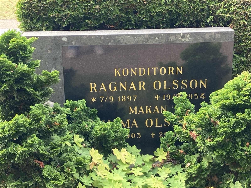 Grave number: HK C   187, 188