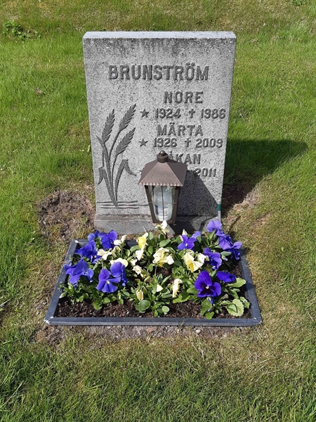 Grave number: KA 11     9