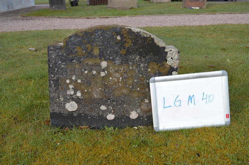 Grave number: LG M    40
