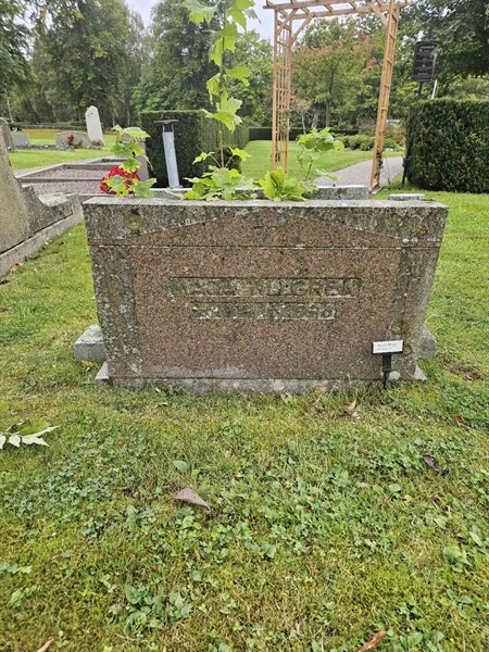 Grave number: Fr 4   270-272