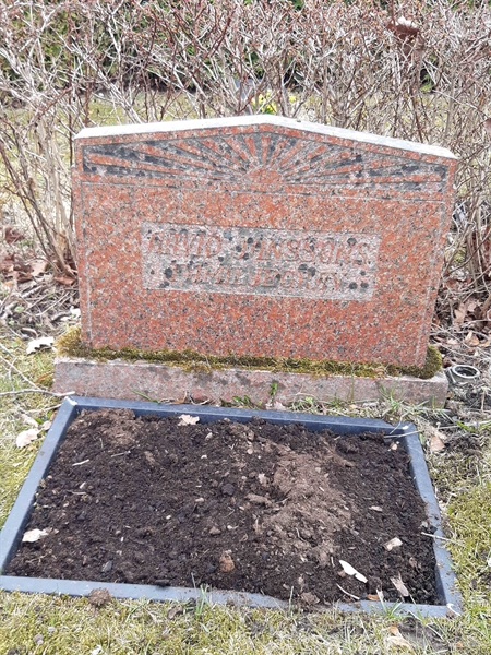 Grave number: NO 09    18