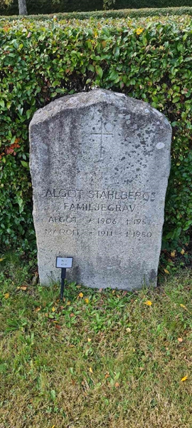 Grave number: M F   43, 44