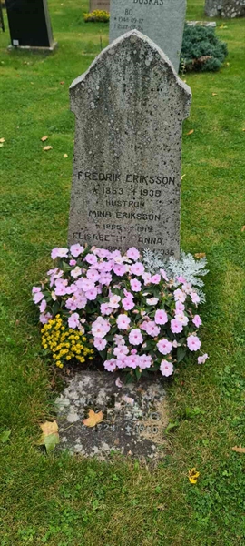 Grave number: M S   69, 70