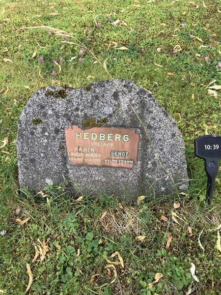 Grave number: 1 10    39