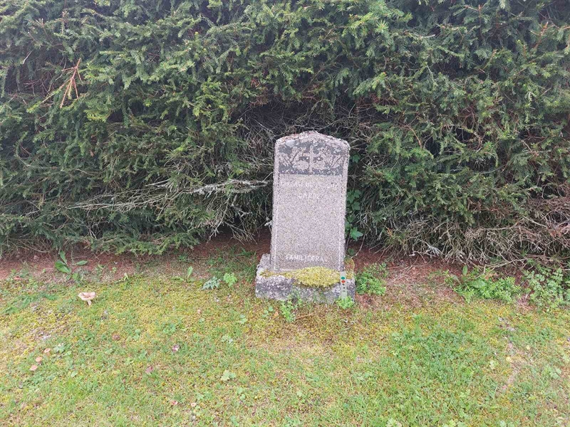 Grave number: K C    11