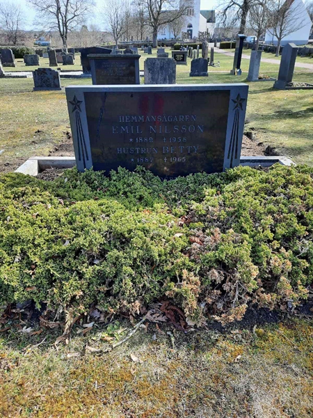 Grave number: ON E    65-66