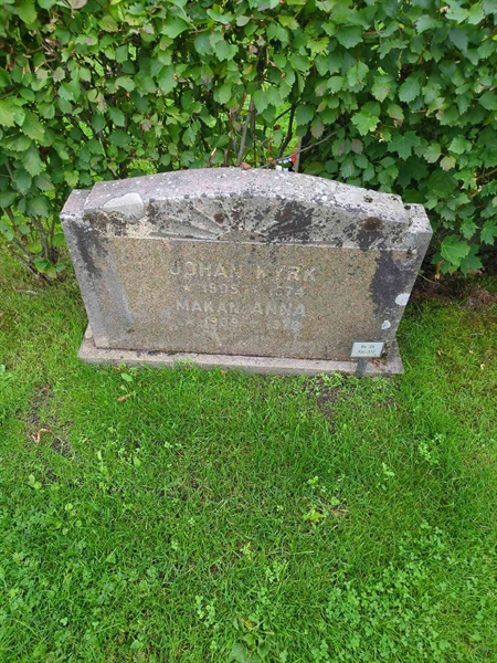 Grave number: 1 25   331-332