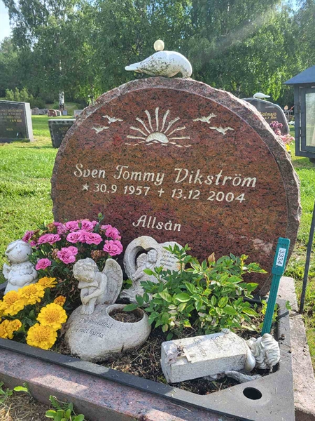 Grave number: 001 4  3334