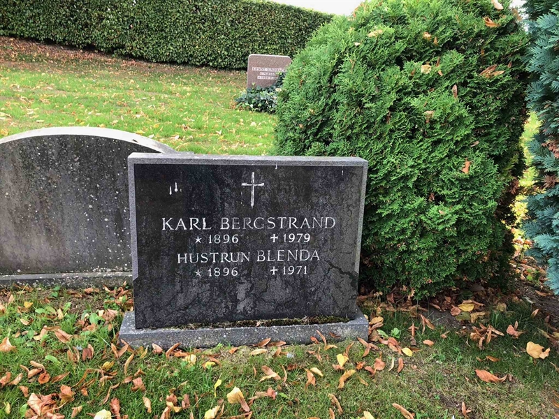 Grave number: AK 02    44, 45