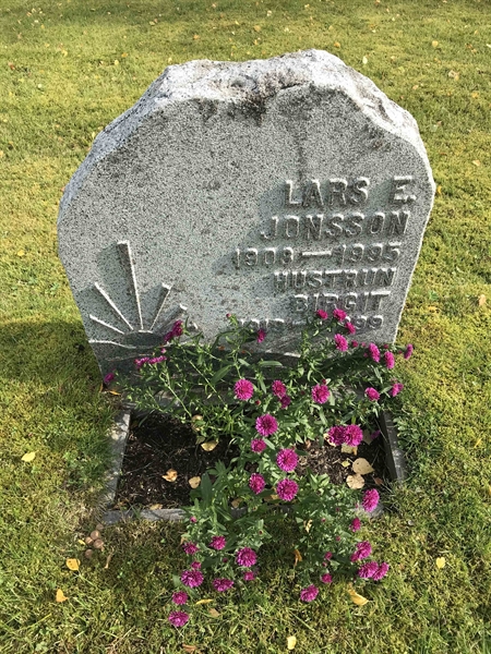 Grave number: HA B    43, 44