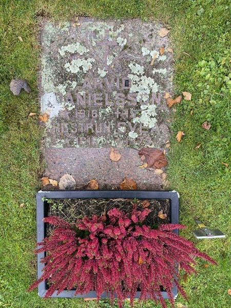 Grave number: 1 24    186