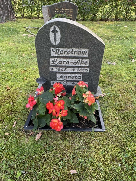 Grave number: 1 KV12   226