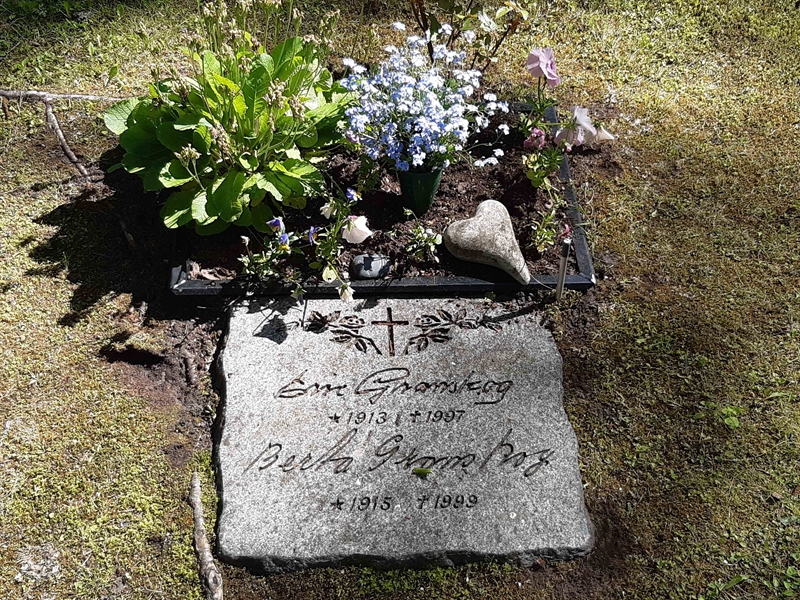 Grave number: KA 15   245