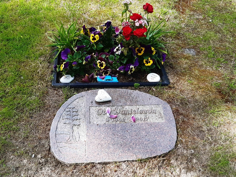 Grave number: KA 14   104