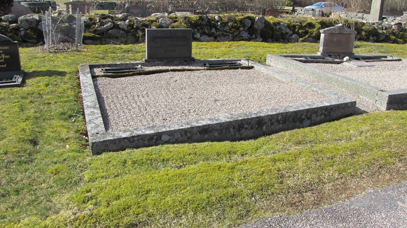 Grave number: HJ  1607, 1608, 1609