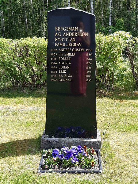 Grave number: JÄ 04    89