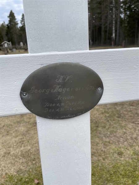 Grave number: R 3   130-E