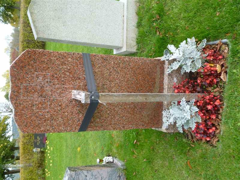 Grave number: ROG B  194, 195, 196