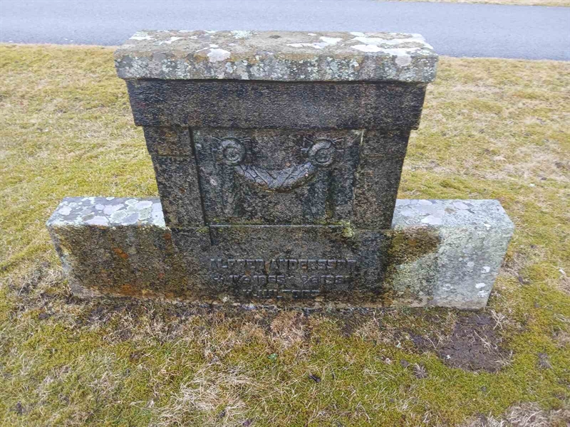 Gravnummer: 2 8   51, 52