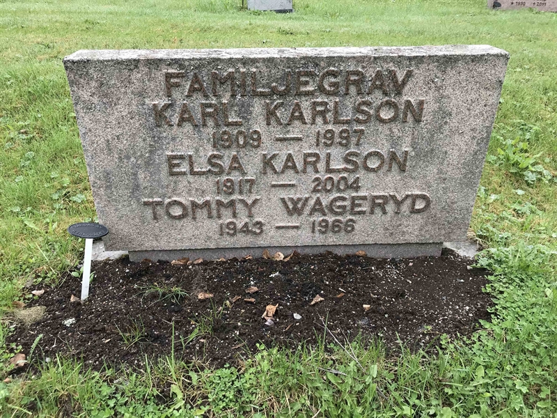 Grave number: UN K    48, 49
