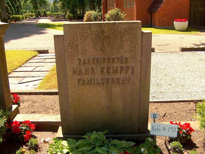 Grave number: HÖB 6   132
