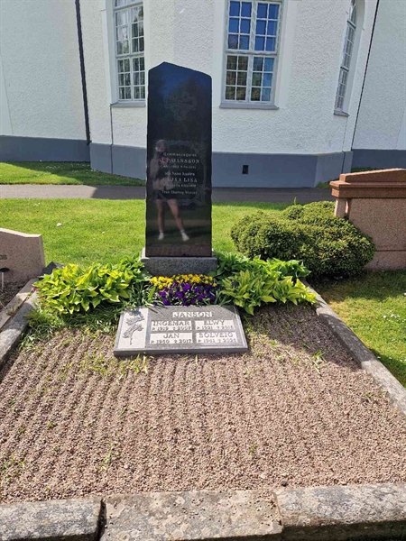 Gravnummer: 04 C   47, 48