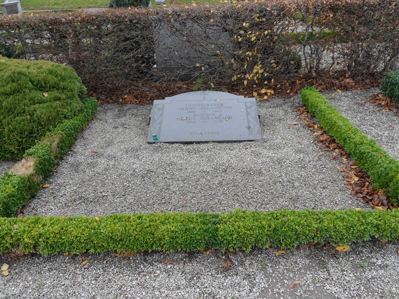 Grave number: ÖTN NMK8    13, 14