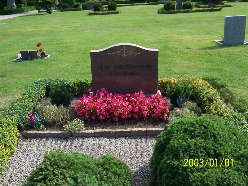 Grave number: 1 2 C    52