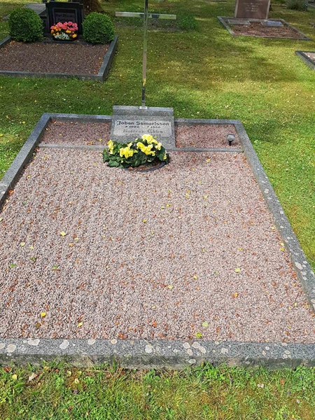 Grave number: 01   236