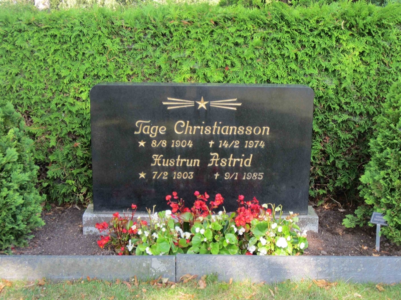 Grave number: FU 03    26
