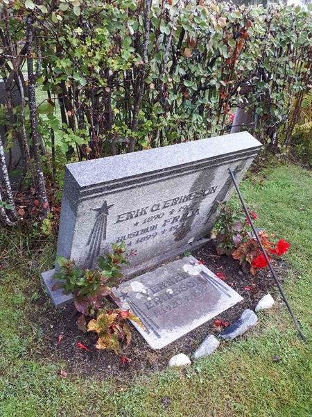 Hautatunnus: NK F B   144