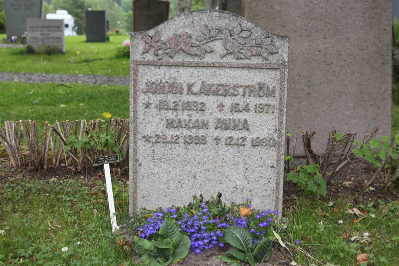 Grave number: GK SUNEM    75, 76