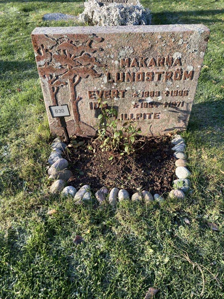 Grave number: 1 NB    30