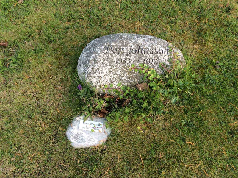 Grave number: F 06    73