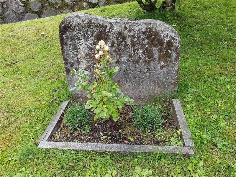 Grave number: 06 61092