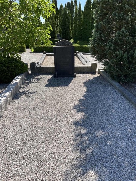 Grave number: NK III    94