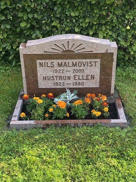 Grave number: 1 21      8, 9