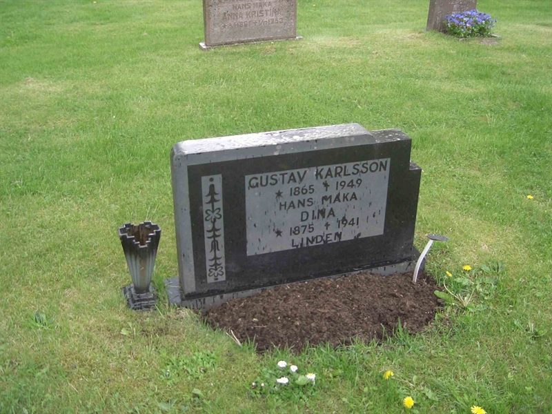 Grave number: 07 M   12