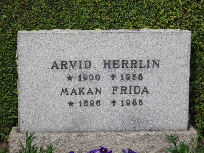 Grave number: HÖB 48    34