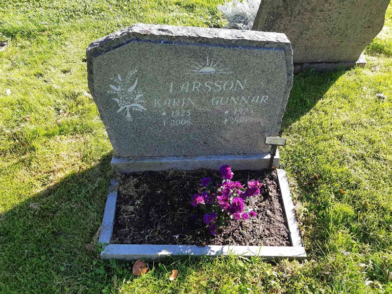 Grave number: Fr 8   134-135