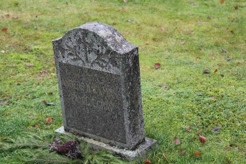 Grave number: S 7   16