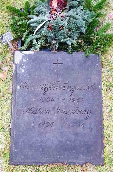 Grave number: H HB    32-33