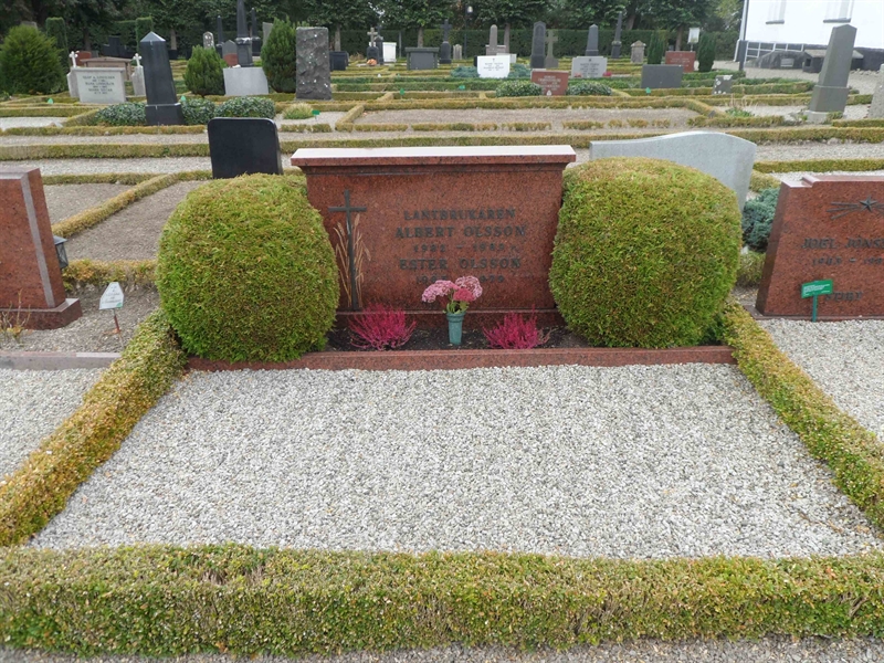 Grave number: ÖT GNK2D    19, 20