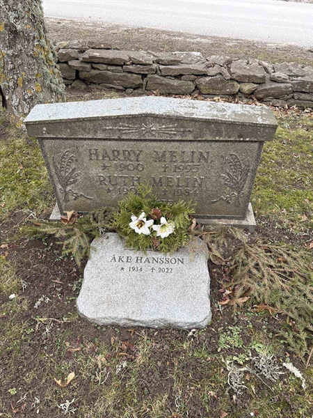 Gravnummer: LE   651, 652