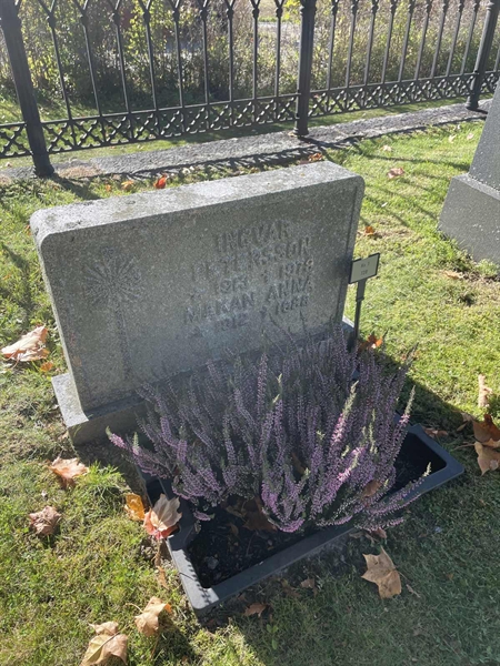 Grave number: H 1    72-B