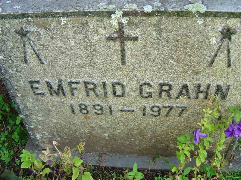 Grave number: A F  330