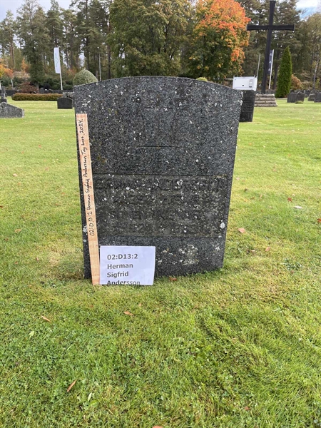 Grave number: 02 D13     2