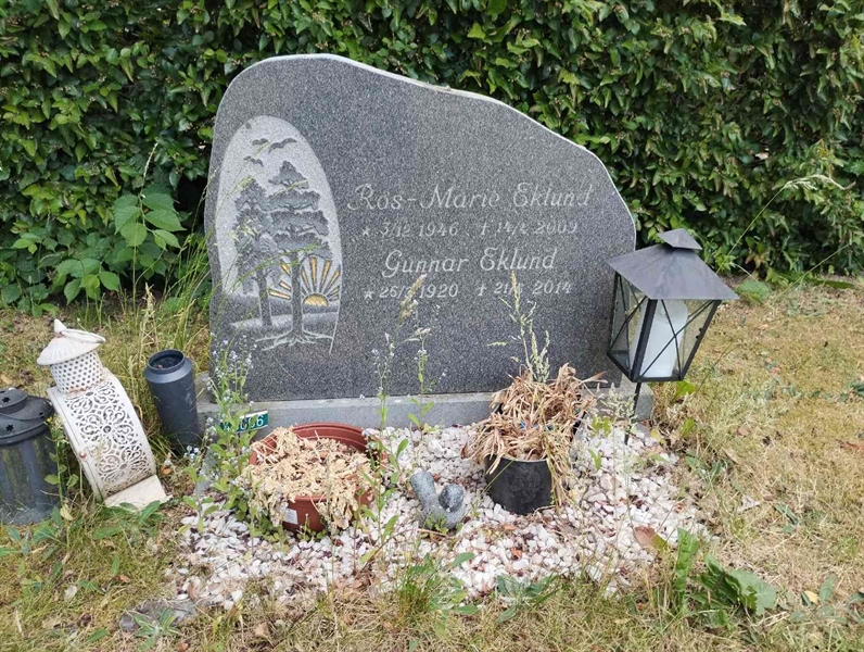 Grave number: NÅ 40    10, 11