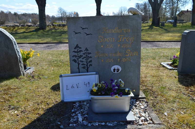 Grave number: LG V    49