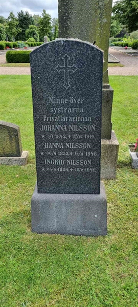 Grave number: LM 1 06  003